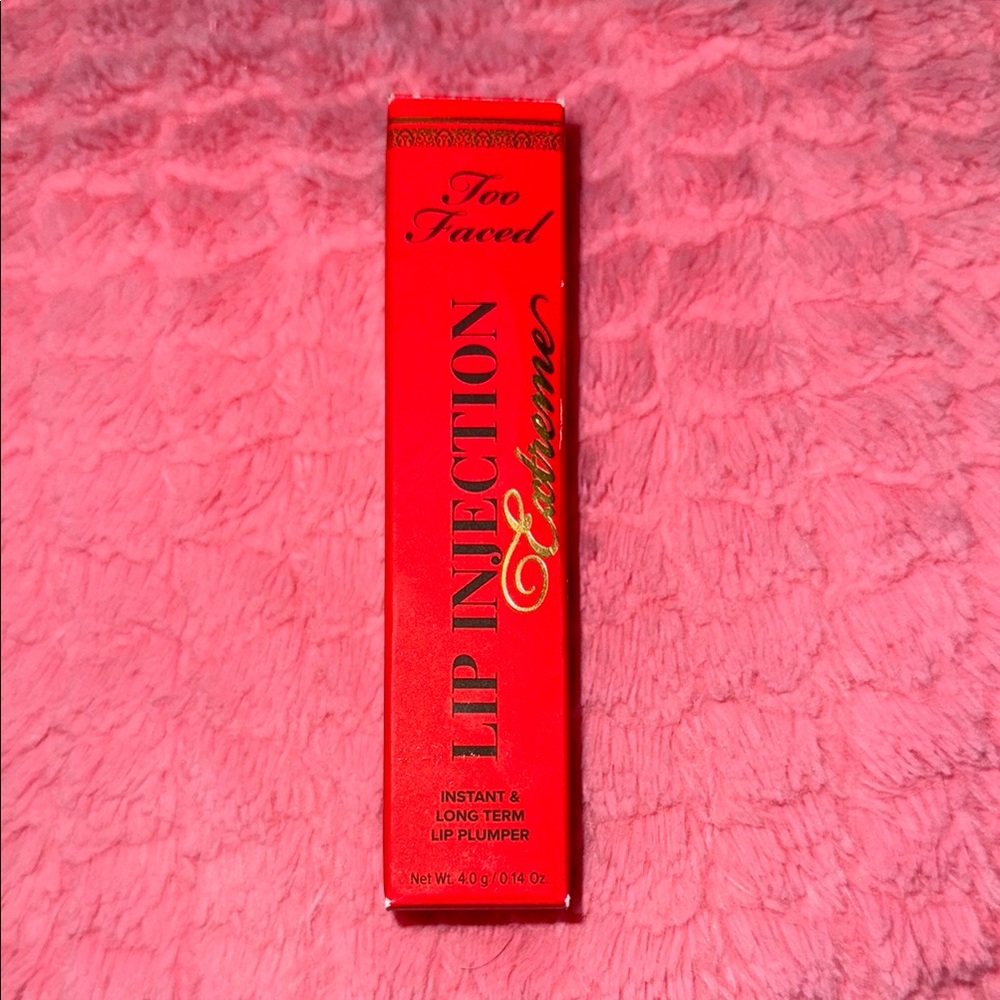 Too Faced Lip Injection Extreme - Strawberry Kiss